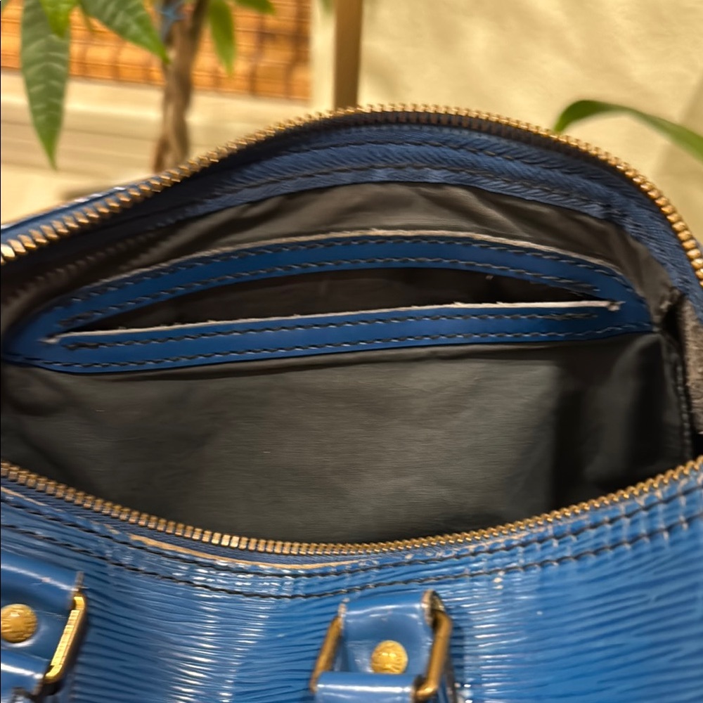 Louis Vuitton Blue Epi Leather Speedy - Picture 11 of 12